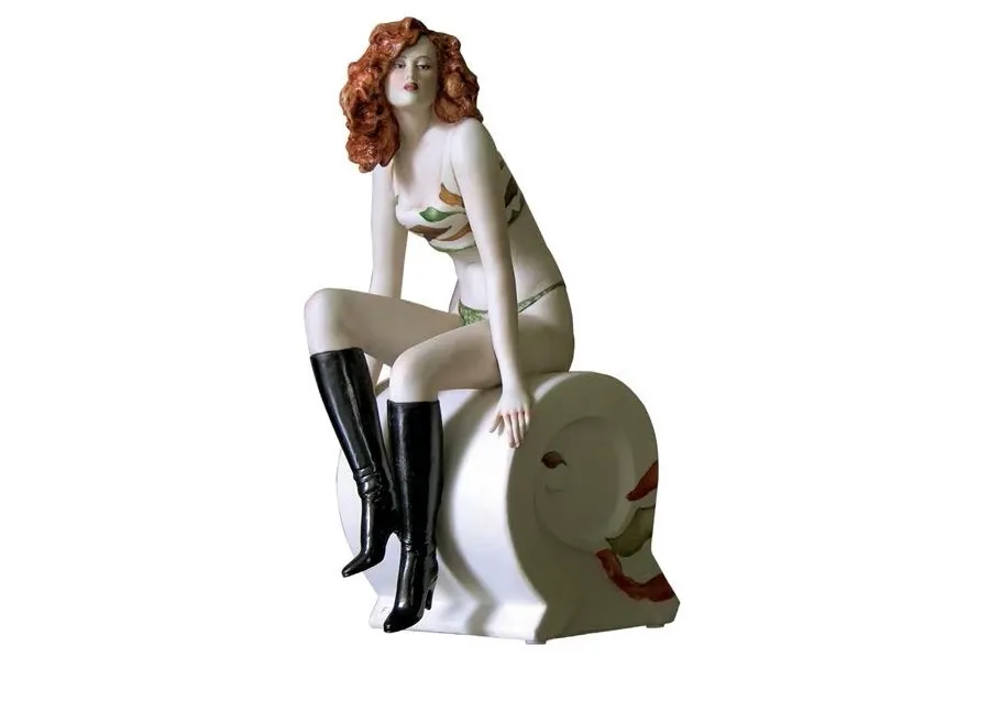 obrazek 1 Kobieta siedząca - figurka z porcelany do ekskluzywnych apartamentów