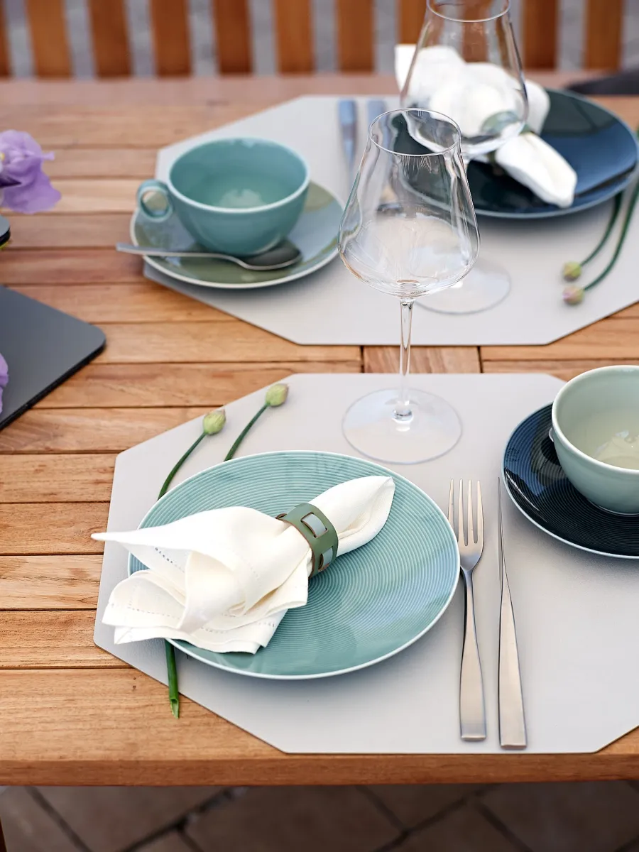 obrazek 4 Stylowa skórzana obrączka na serwetkę stołową w kolorze eukaliptusa