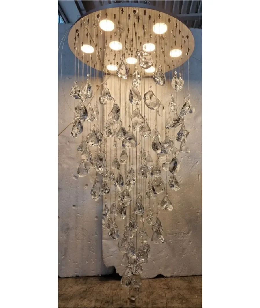 obrazek 1 Kaskadowy żyrandol o wyjątkowym i eleganckim designie – Il Paralume Marina