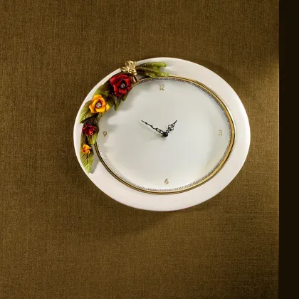 Zdjęcie Zegar ścienny zdobiony różami