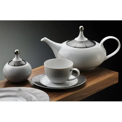 Zdjęcie Zestaw z porcelany na ekskluzywny stół