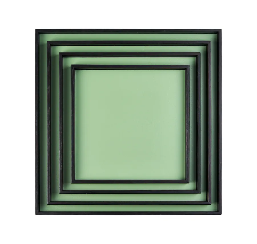 obrazek 3 Piękna taca Mondo 40x40xH3 cm ze skóry w kolorze liści eukaliptusa