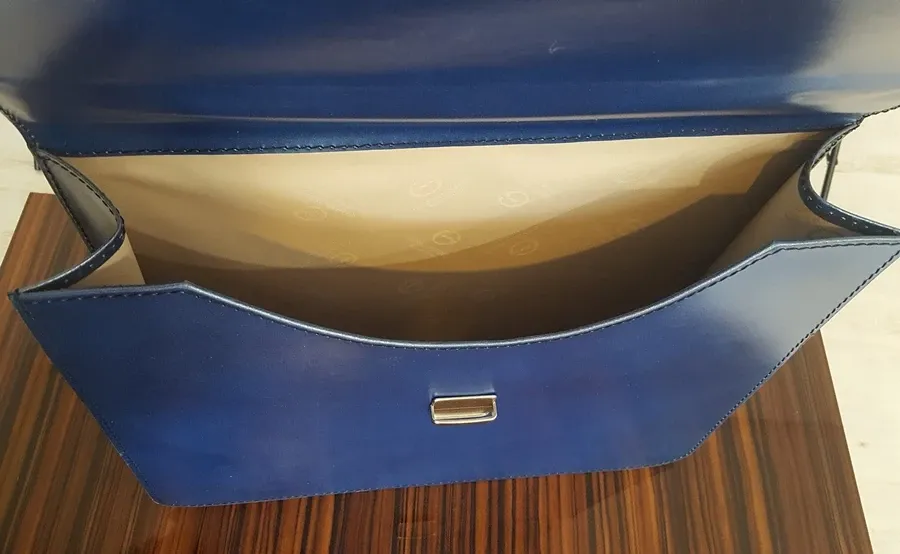 picture 5 Beautiful leather briefcase