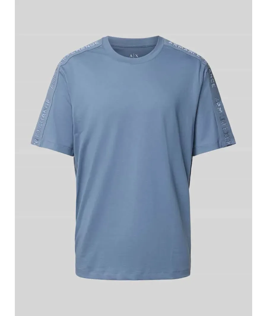obrazek 1 T-shirt z detalami z logo