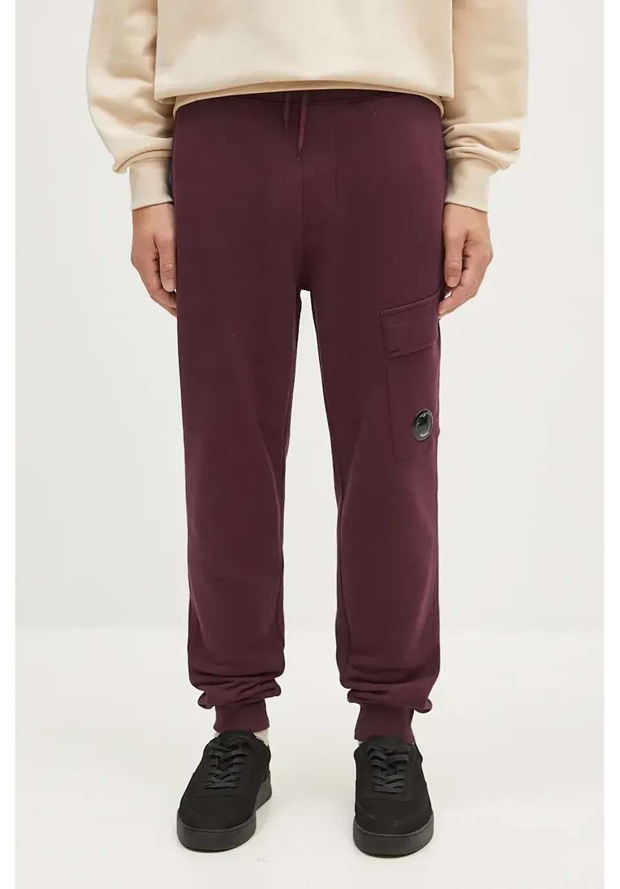 obrazek 1 C.P. Company spodnie dresowe bawełniane Diagonal Raised Fleece Cargo Sweatpants kolor fioletowy gładkie 17CMSP017A005086W