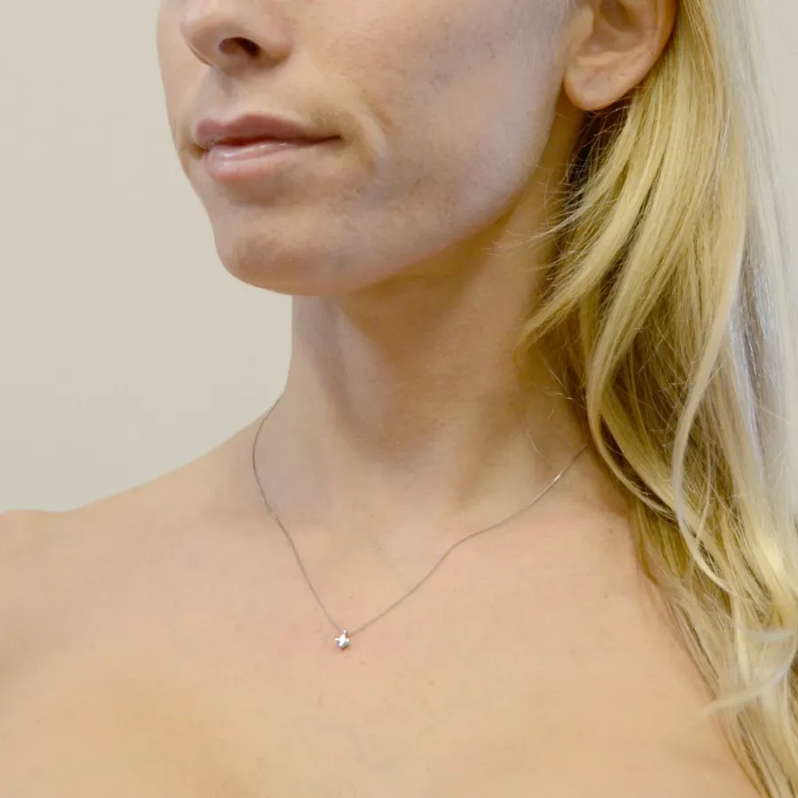 obrazek 2 Włoski naszyjnik z małą brylantową zawieszką