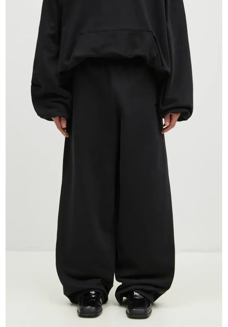 obrazek 1 VETEMENTS spodnie dresowe Embroidered Logo kolor czarny gładkie UA66SP630B