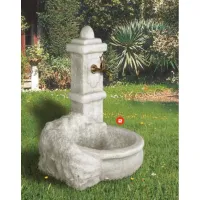 Zdjęcie Ozdobna fontanna, zbiornik na wodę Carolina