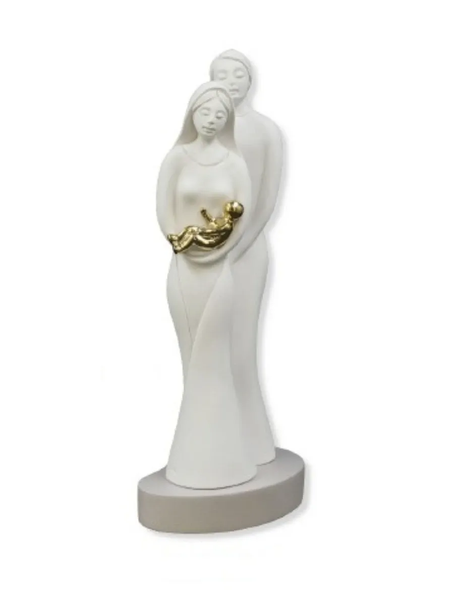 picture 1 A unique sculpture depicting a family