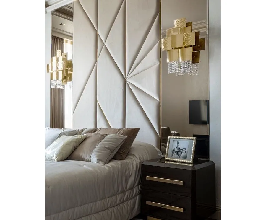 obrazek 4 Charakterystyczna lampa ścienna Mondrian