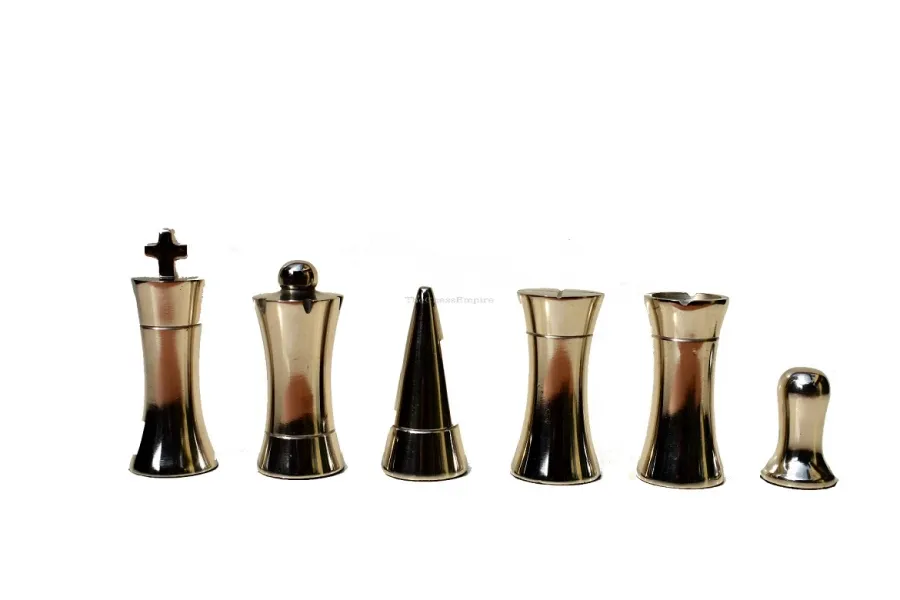 obrazek 3 Ponadczasowy zestaw aluminiowy do gry w szachy - The Chess Empire