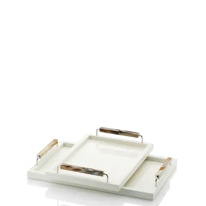 Zdjęcie Stylowa taca z drewna z lakierowanym wykończeniem w kolorze kości słoniowej - Arcahorn