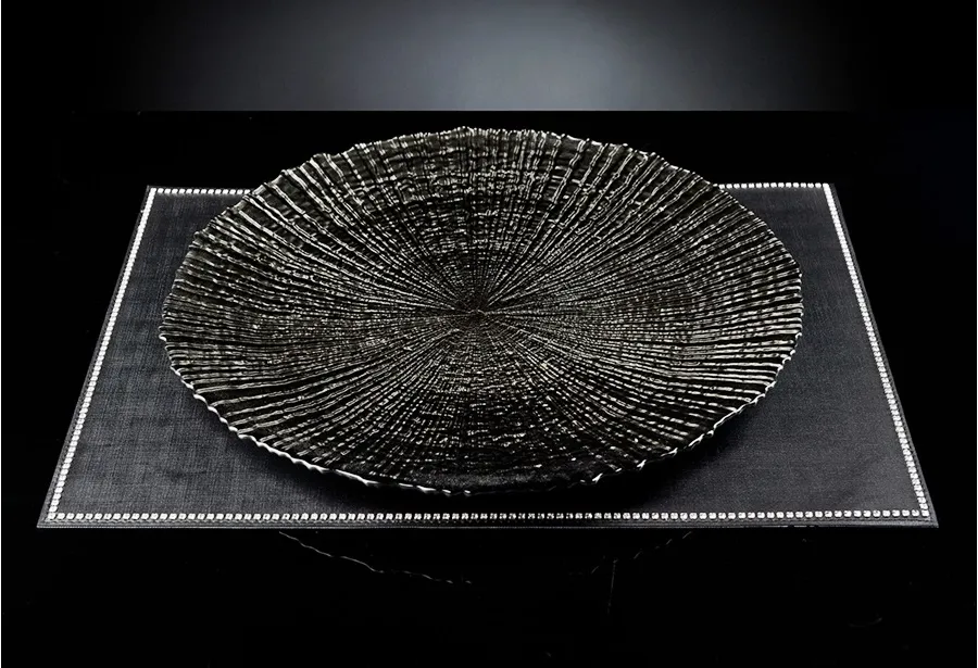 picture 1 Large, elegant plate by VG design made of glass