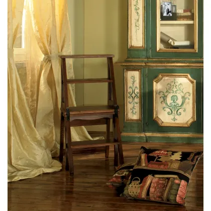 Zdjęcie Gustowne włoskie krzesło z drabiną w stylu prowansalskim