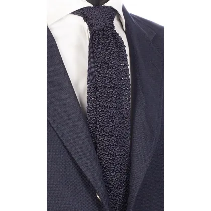 Zdjęcie Trykotowy krawat z jedwabiu, w ciemnym kolorze