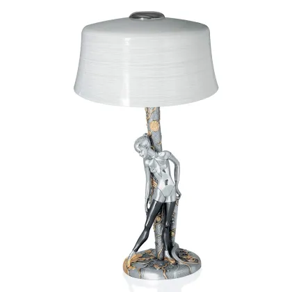 Zdjęcie Piękna i luksusowa lampa na stół