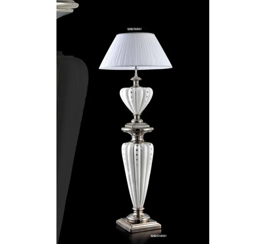 obrazek 1 Lampa biurkowa w odcieniu perłowej bieli i srebra Ceramiche Stella