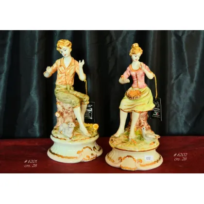 Zdjęcie Dekoracyjna figurka ceramiczna