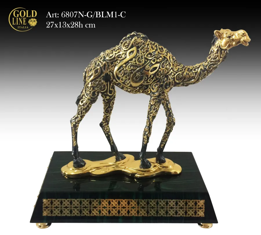 obrazek 1 Cudowna pozłacana figura wielbłąda