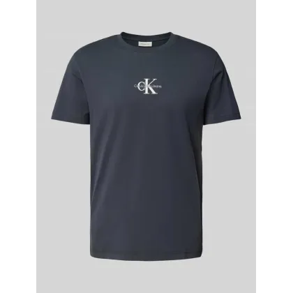 Zdjęcie T-shirt z wyhaftowanym logo