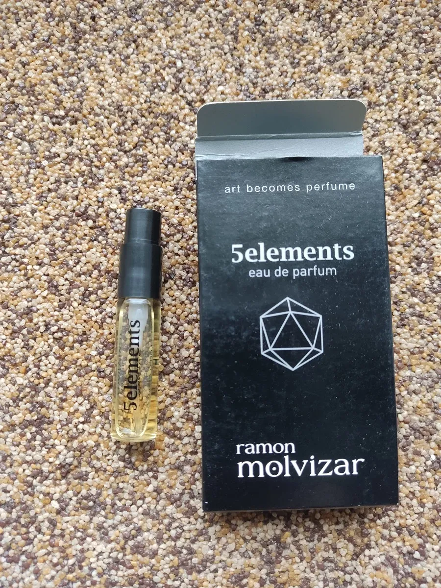 obrazek 1 Wyjątkowe próbki 3ml perfum dla mężczyzn 5elements - Ramon Molvizar