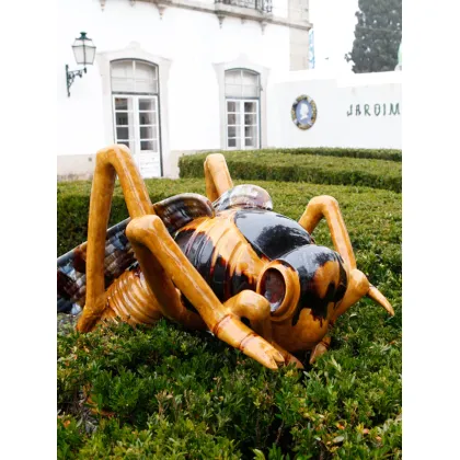 Picture Giant ceramic wasp 120x75x100 cm - Bordallo Pinheiro