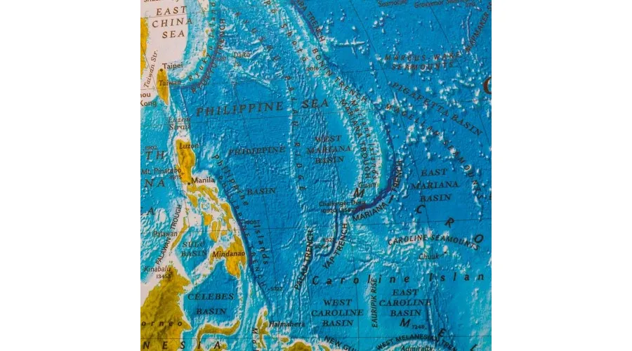 picture 3 Wonderful physical world map - two variants