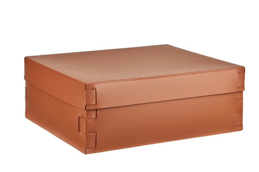 obrazek 1 Stylowe pudełko Snob 36x30xH13,5 cm wykonane ze skóry w kolorze koniakowym