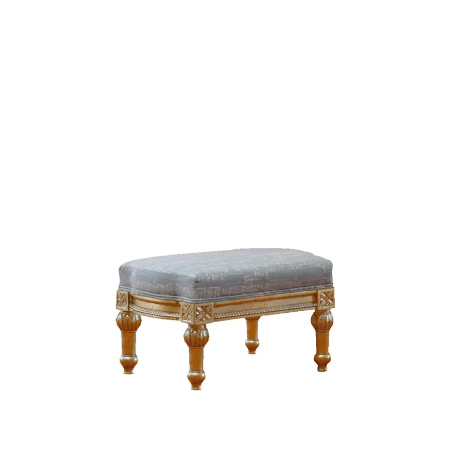 obrazek 1 Elegancki podnóżek OLUCHA - antyczne złoto na drewnie - Collecion Alexandra