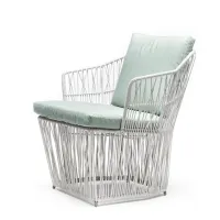 Zdjęcie Niezwykłe plecione krzesło ogrodowe wykonane przez Kenneth Cobonpue