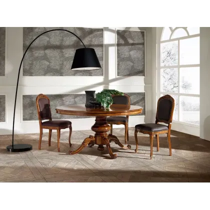 Zdjęcie Elegancki drewniany stół do jadalni lub salonu