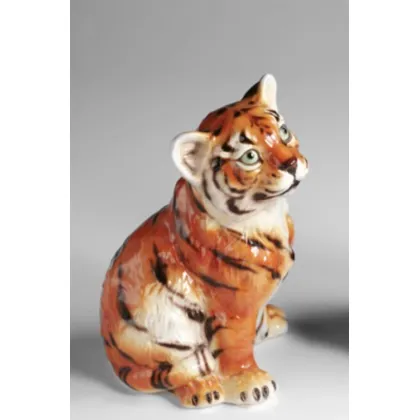 Picture A beautiful figurine of a young tiger - Il Gattopardo