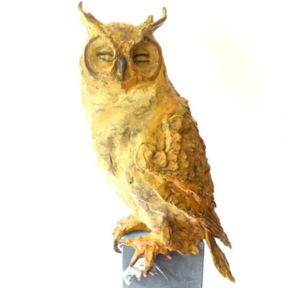 Zdjęcie Gustowna rzeźba wykonana z brązu