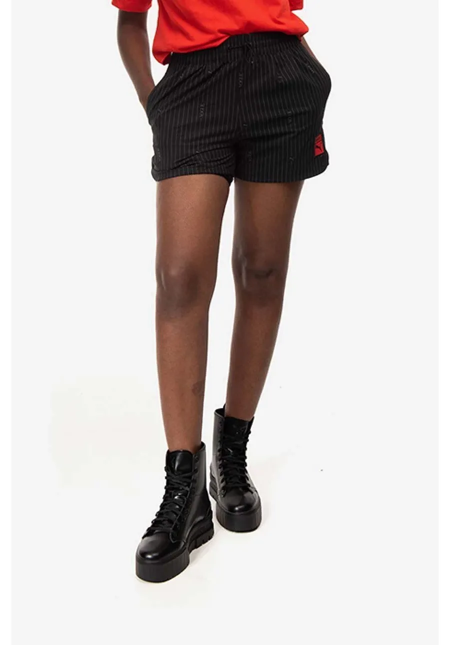 obrazek 1 Puma szorty x Vogue Woven Shorts damskie kolor czarny wzorzyste medium waist 534693.01-CZARNY