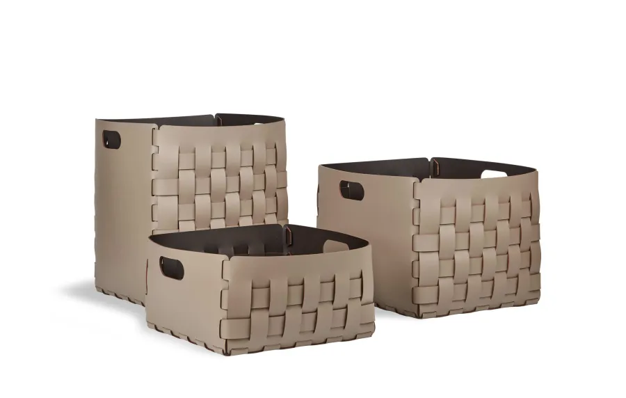 obrazek 2 Wyjątkowy kosz Bottega 35x35xH20 cm wykonany ze skóry w kolorze cappuccino