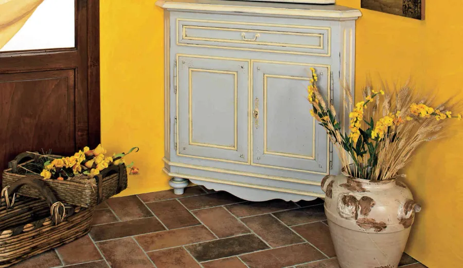 picture 1 Representative Provence style angled chest of drawers - Interiors Italia