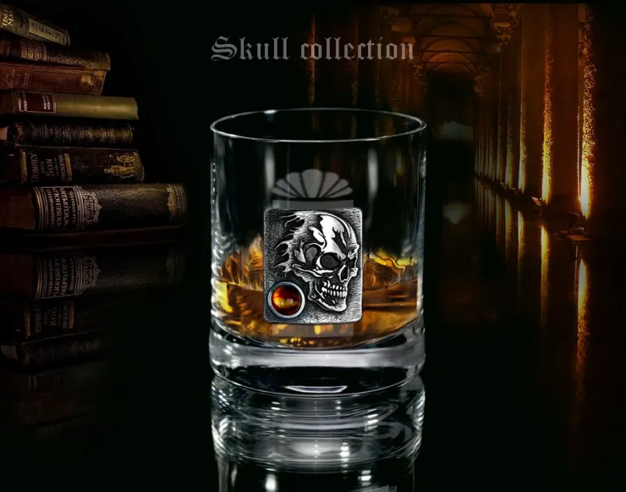 obrazek 4 Karafka i szklanki do whisky z czaszką i bursztynem