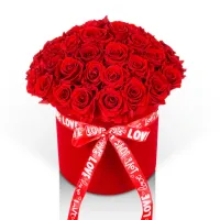 Zdjęcie Czerwony bukiet wiecznych róż we flower boxie - Luxury Products