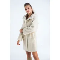 Zdjęcie Luksusowy płaszcz z naturalnej skóry owczej