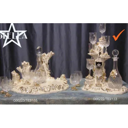 Picture A charming alcohol tasting set