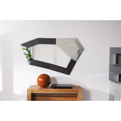 Zdjęcie Oryginalne i designerskie lustro z drewnianymi wykończeniami