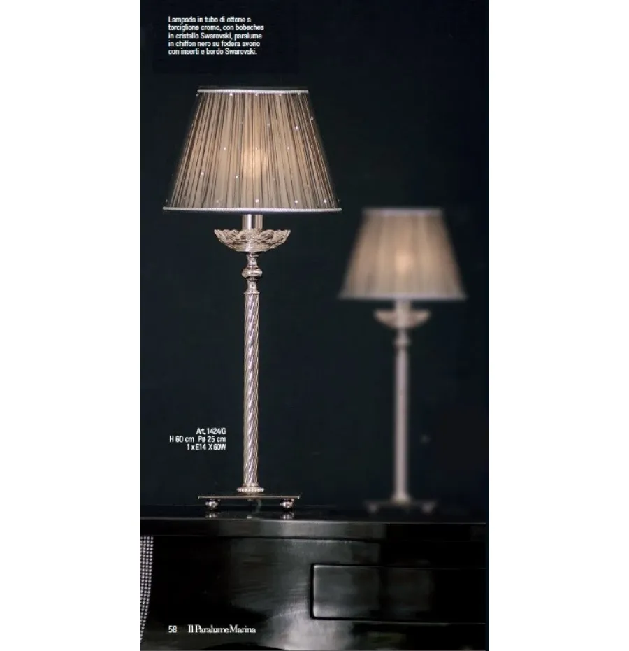 obrazek 1 Stylowa lampa z chromowanej skręconej mosiężnej rury z kloszem z czarnego szyfonu – Il Paralume Marina