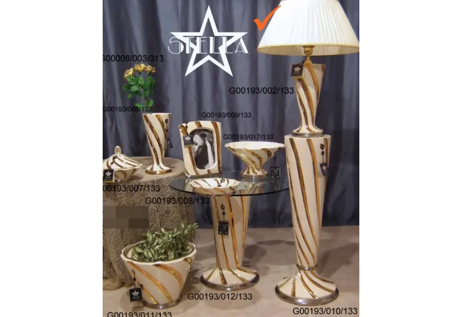 obrazek 1 Szykowna ceramiczna lampa zdobiona złotymi paskami