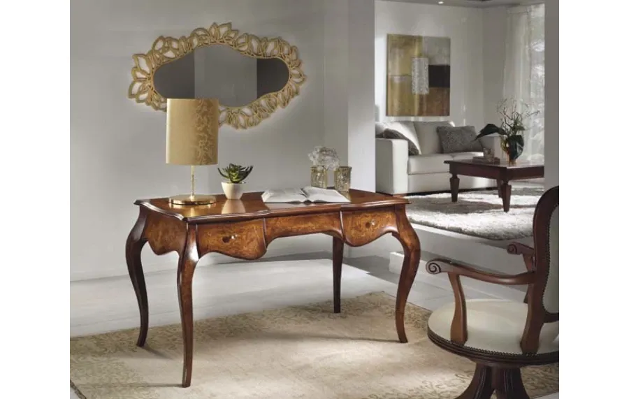 obrazek 1 Biurko z XVIII wieku z korzenia jesionu do eleganckiego gabinetu