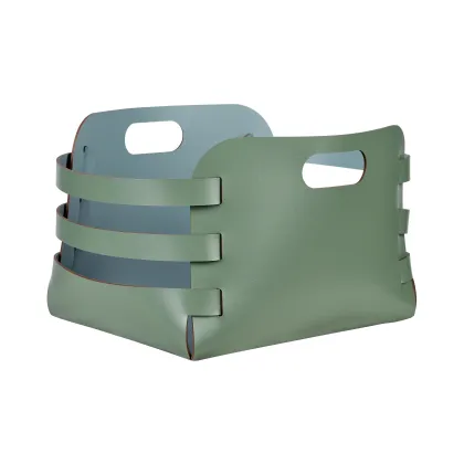 Zdjęcie Designerski skórzany koszyk Riga w wyjątkowym kolorze eukaliptusa