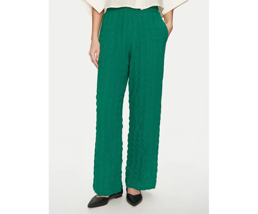 obrazek 1 Vero Moda Spodnie materiałowe Noella 10325210 Zielony Straight Fit