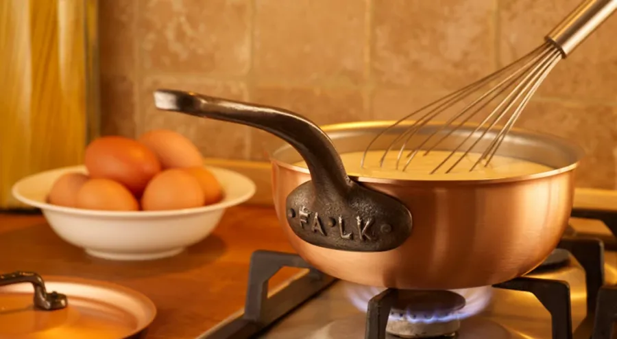 obrazek 2 Patelnia do risotto 24 cm z miedzi z żeliwnym uchwytem pomocniczym