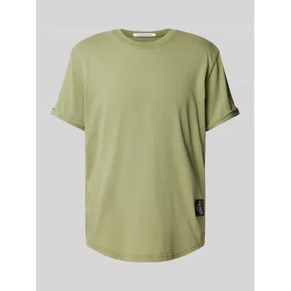 Zdjęcie T-shirt z naszywką z logo
