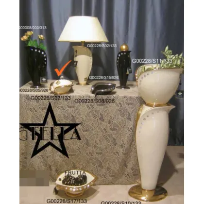 Picture A tasteful beige ceramic box