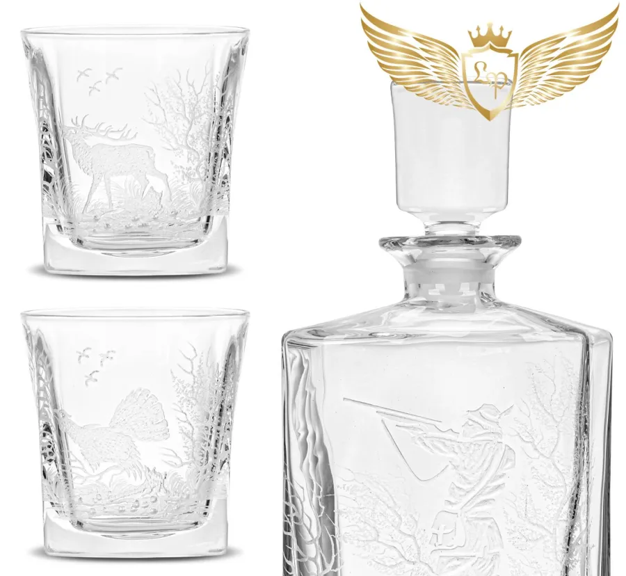 obrazek 3 Elegancka grawerowana karafka ze szklankami do whisky - upominek dla myśliwego